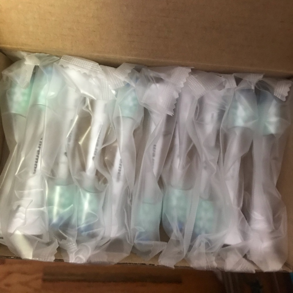 Snap on electric toothbrush replacement heads